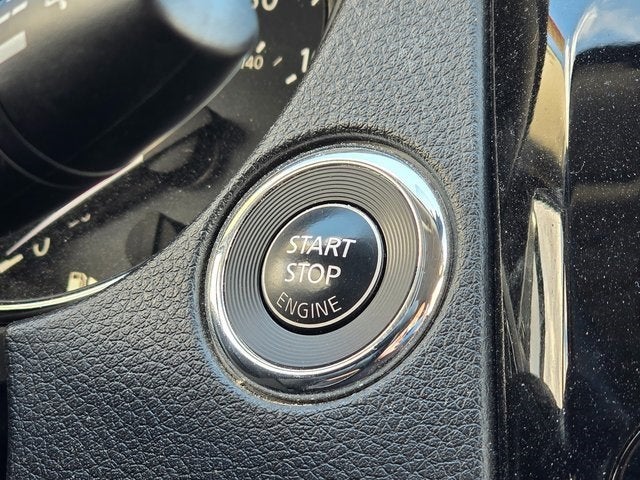 2019 Nissan Rogue SV AWD *Premium Pkg.*GPS*Heated Seats